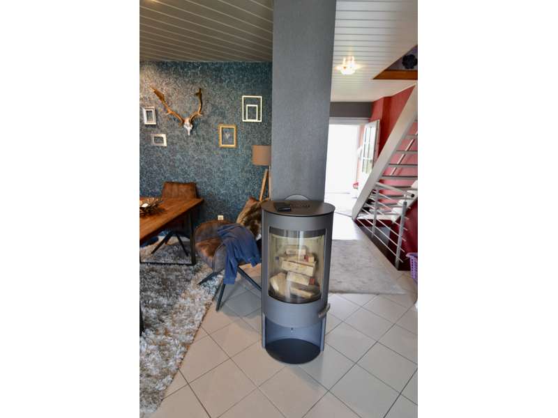 Wohnzimmer mit Kamin